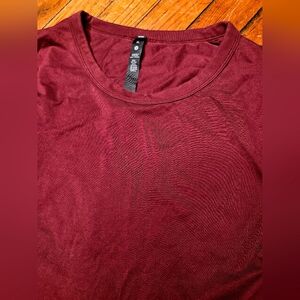 Lululemon Mens Size XL Maroon Red Short Sleeve Athletic Shirt Workout Yoga B5